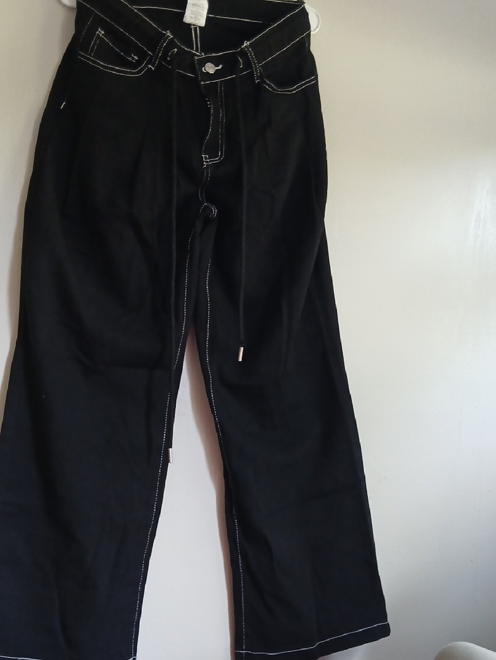 Wide-Leg Black Jeans with Contrast Stitching - Women's